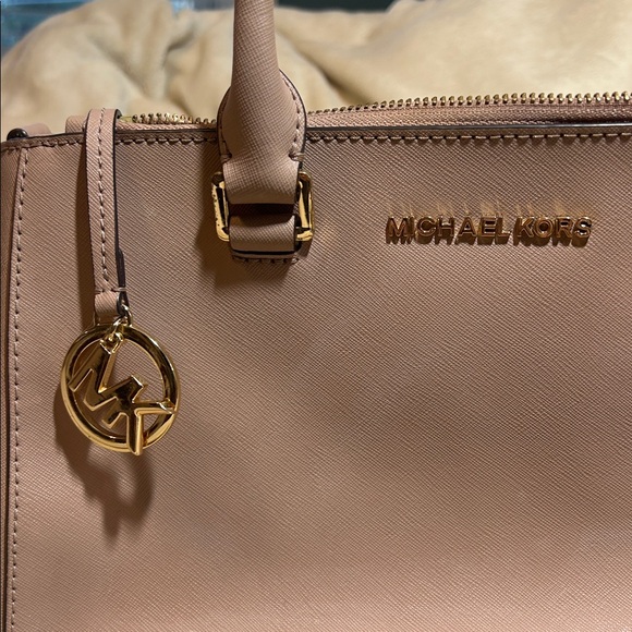 Michael Kors purse in very good condition - Picture 6 of 6